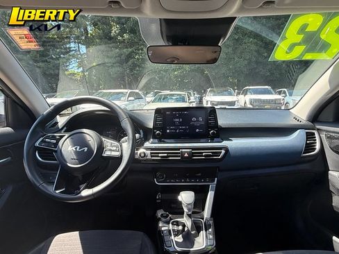 Used 2023 Kia Seltos S AWD/4WD image 12