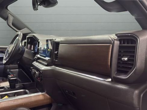 Used 2023 Chevrolet Silverado 1500 High Country w/ Technology Package image 33