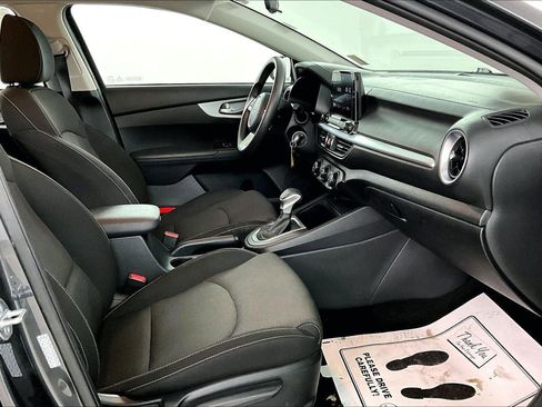 Used 2024 Kia Forte LXS image 28
