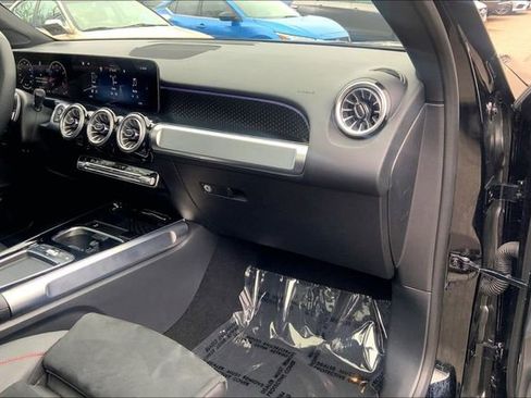 Used 2026 Mercedes-Benz GLB 250 4MATIC image 15