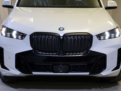 New 2026 BMW X5 xDrive50e w/ M Sport Package image 6