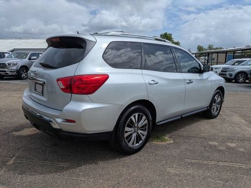 Used 2018 Nissan Pathfinder S FWD image 4