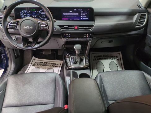 Used 2024 Kia Seltos EX FWD image 14