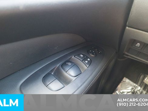 Used 2020 Nissan Pathfinder S image 16