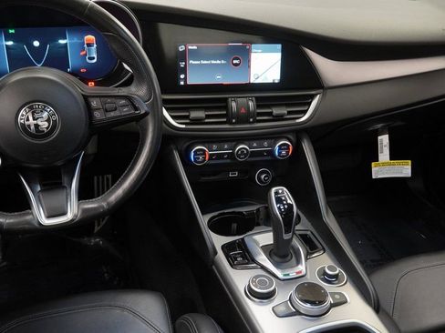 Used 2024 Alfa Romeo Giulia Veloce image 22