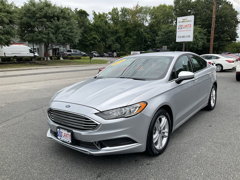 Used 2018 Ford Fusion SE FWD image 1
