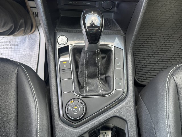 Used 2024 Volkswagen Tiguan SE R-Line AWD/4WD image 20