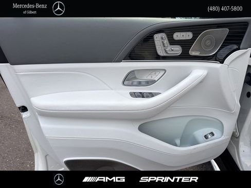 Used 2023 Mercedes-Benz Maybach GLS 600 4MATIC image 13