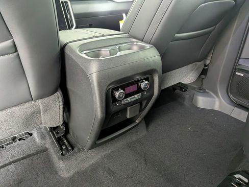 New 2026 GMC Acadia Elevation image 33