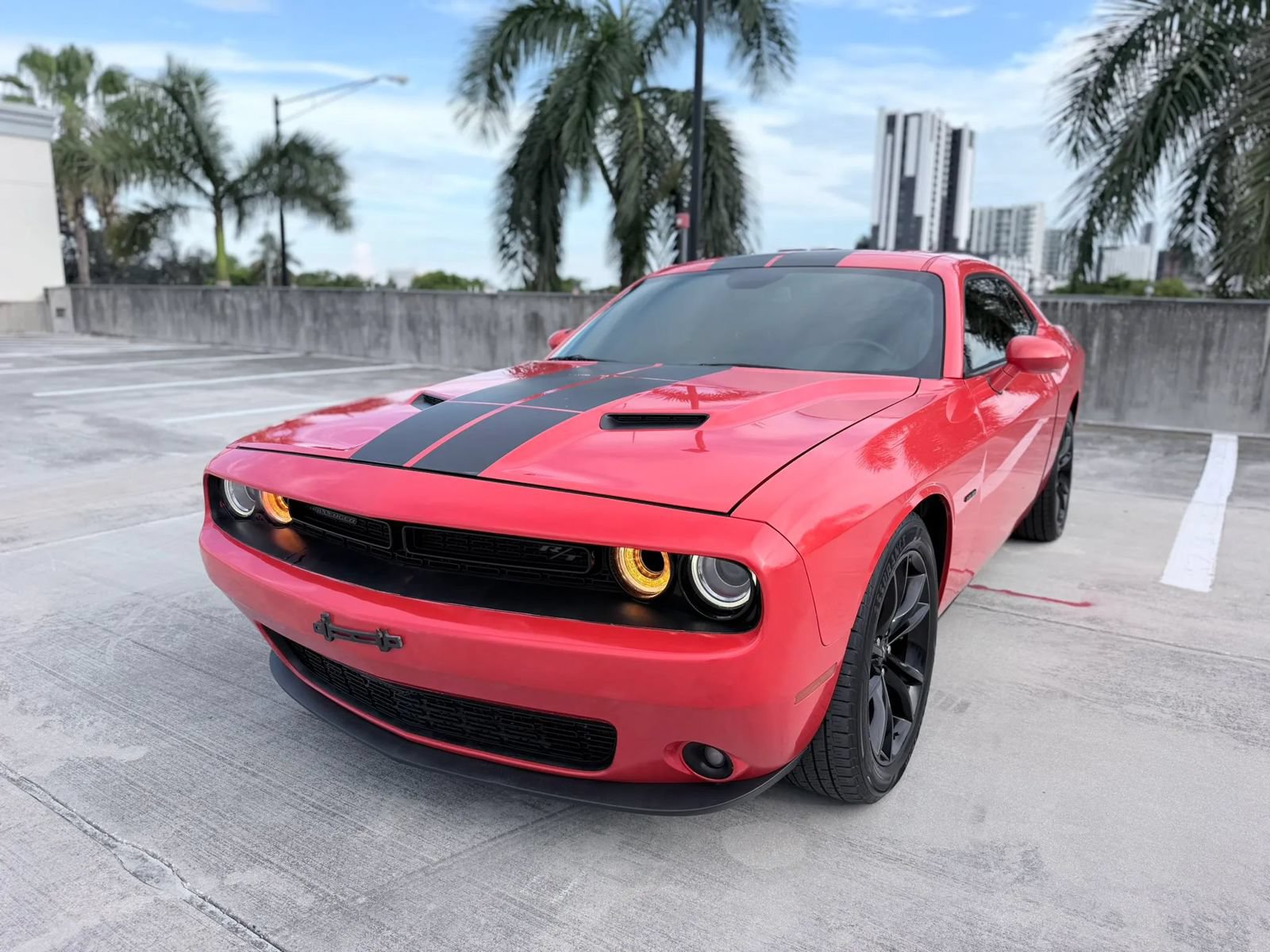 Used 2018 Dodge Challenger R/T w/ Driver Convenience Group RWD image 4