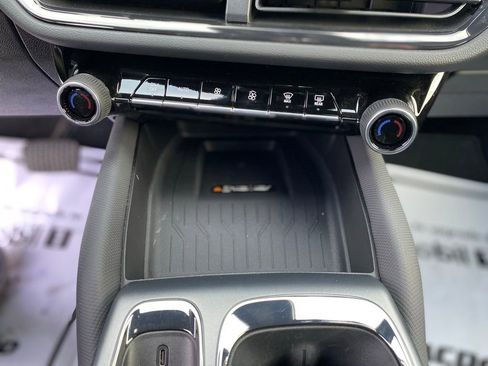 Used 2025 Chevrolet Equinox EV RS image 24