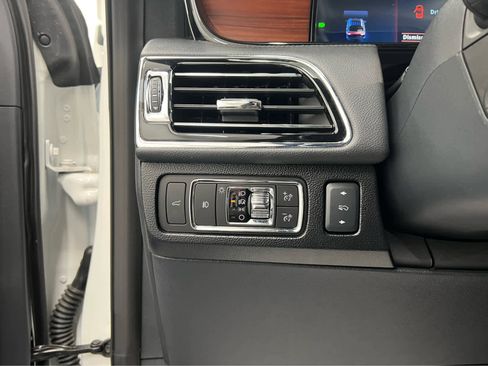 Used 2023 Lincoln Navigator L Reserve w/ Equipment Group 201A image 20