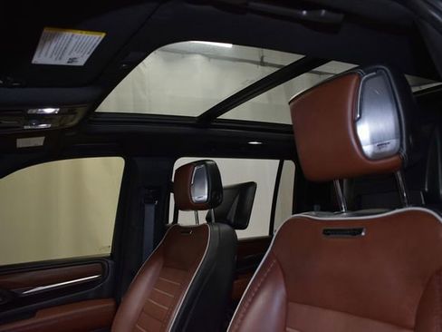 Used 2024 GMC Yukon XL Denali Ultimate AWD/4WD image 14