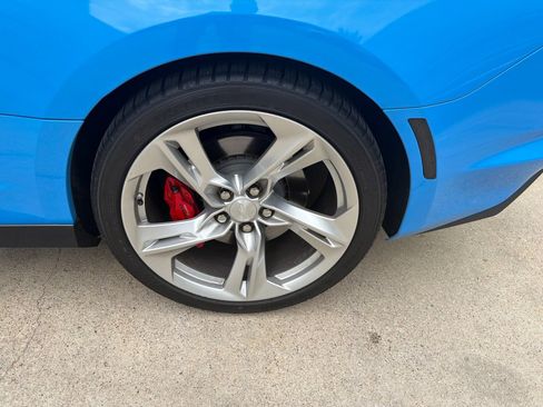 Used 2022 Chevrolet Camaro SS RWD image 9