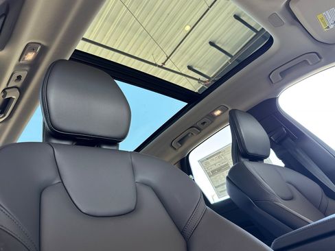 New 2025 Volvo XC60 B5 Core w/ Protection Package Premier image 16