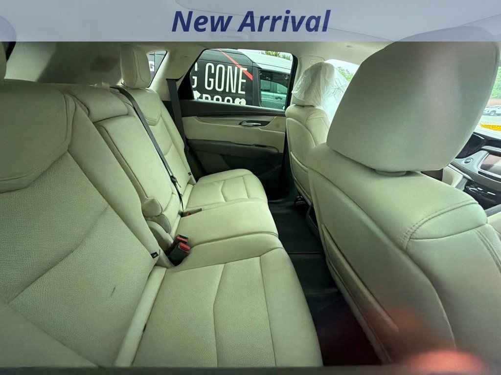 Used 2018 Cadillac XT5 Luxury w/ Driver Awareness Package AWD/4WD image 6