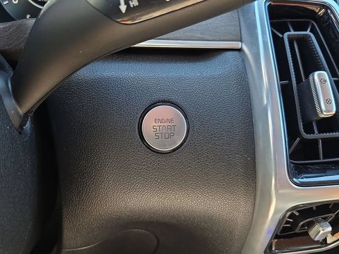 Certified 2023 Kia Sorento SX Prestige AWD/4WD image 27