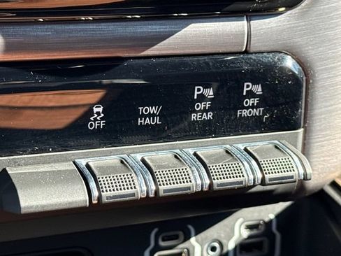 Used 2022 RAM 1500 Limited w/ Body Color Bumper Group image 30