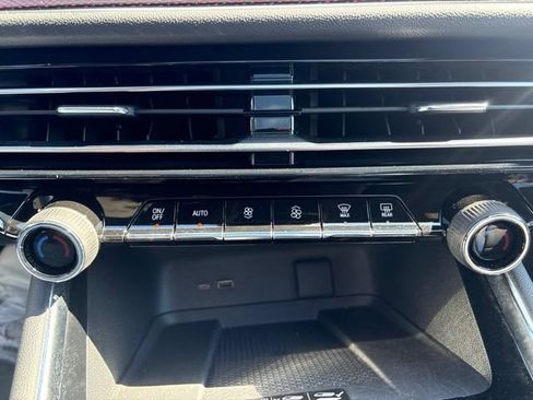 Used 2024 Chevrolet Traverse RS w/ LPO, Floor Liner Package AWD/4WD image 36