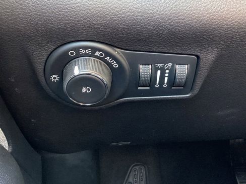 Used 2022 Jeep Compass Latitude image 25