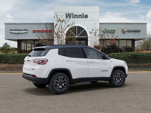 Used 2026 Jeep Compass Trailhawk AWD/4WD image 4