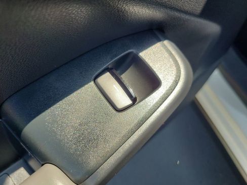 Used 2024 Subaru Crosstrek 2.0i Premium w/ Crosstrek Mirror Package image 16