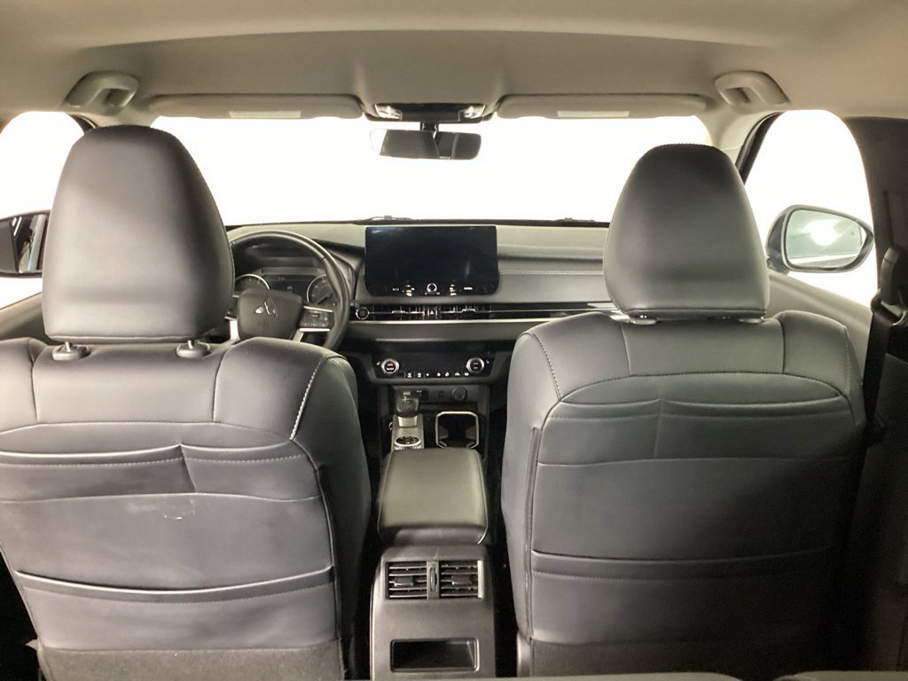 Used 2025 Mitsubishi Outlander SE AWD/4WD image 29