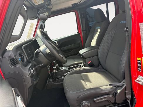 Used 2024 Jeep Wrangler Unlimited Rubicon 4xe AWD/4WD image 9