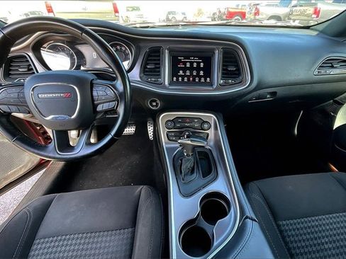 Used 2019 Dodge Challenger SXT w/ Driver Convenience Group image 7