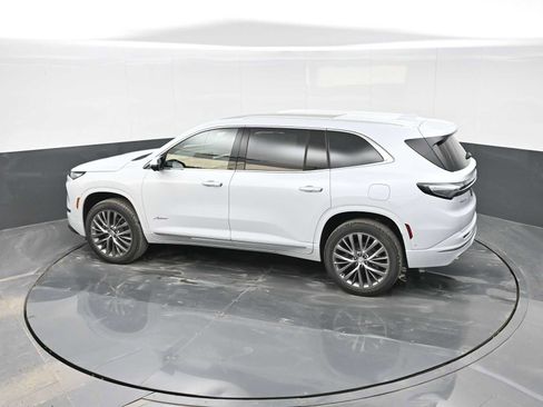 Used 2026 Buick Enclave Avenir w/ Super Cruise Package image 24