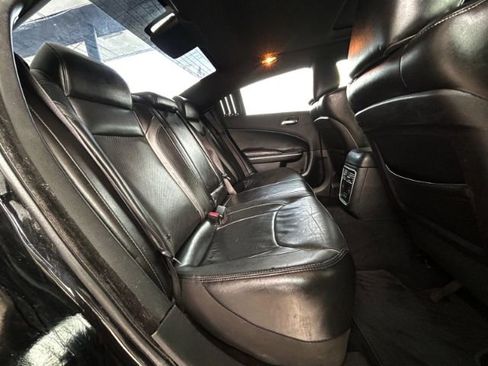 Used 2019 Dodge Charger SXT w/ Leather Interior Group image 8