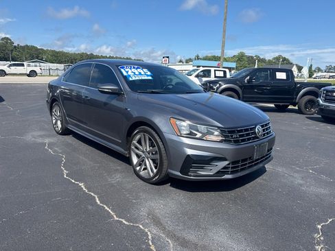 Used 2017 Volkswagen Passat 1.8T R-Line FWD image 7