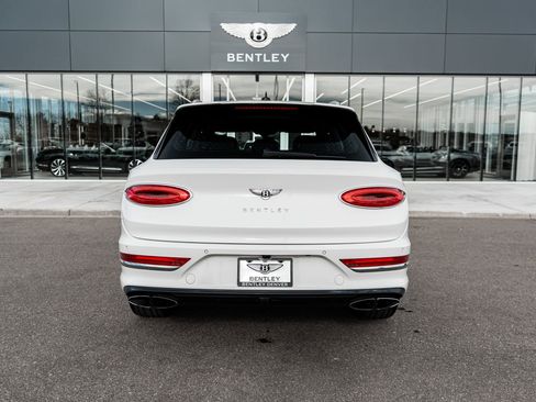 Used 2022 Bentley Bentayga image 11