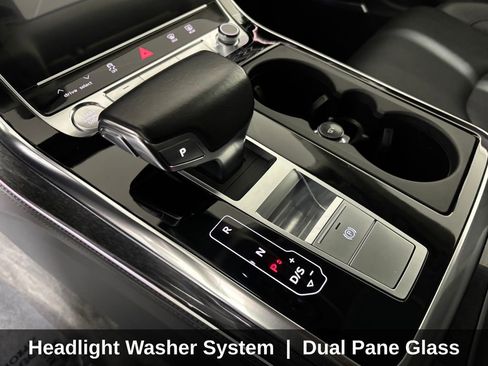 Used 2019 Audi Q8 Prestige AWD/4WD image 29