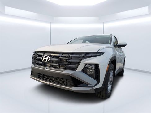 New 2026 Hyundai Tucson SE image 7