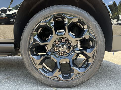 New 2026 Chevrolet Suburban High Country AWD/4WD image 12