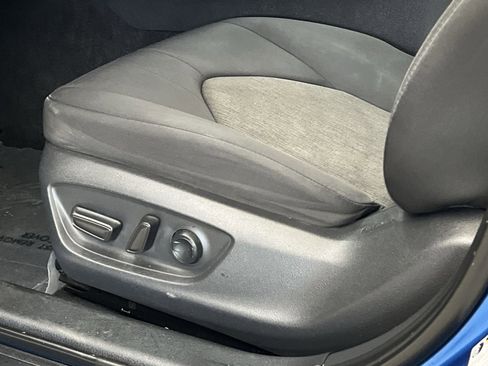 Used 2019 Toyota Camry LE FWD image 13