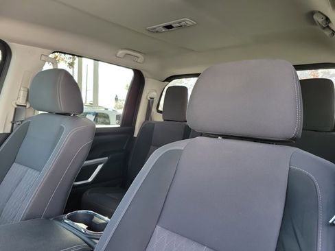 Used 2020 Nissan Titan SV w/ SV Convenience Package image 23