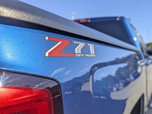 Used 2018 Chevrolet Silverado 1500 LT w/ All Star Edition image 13