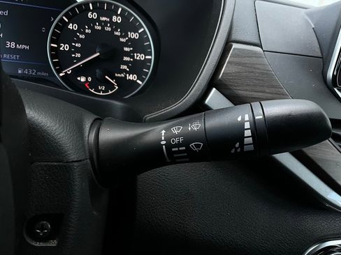 Used 2025 Nissan Altima 2.5 SV image 35