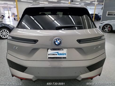 Used 2023 BMW iX xDrive50 w/ Sport Package AWD/4WD image 12