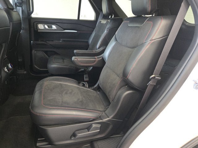 Used 2025 Ford Explorer ST AWD/4WD image 16
