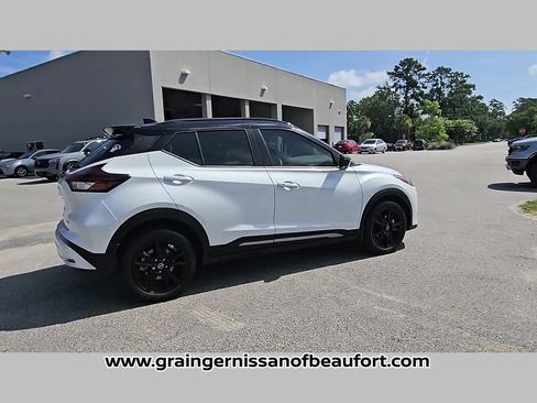 Used 2024 Nissan Kicks SR w/ SR Premium Package FWD image 26