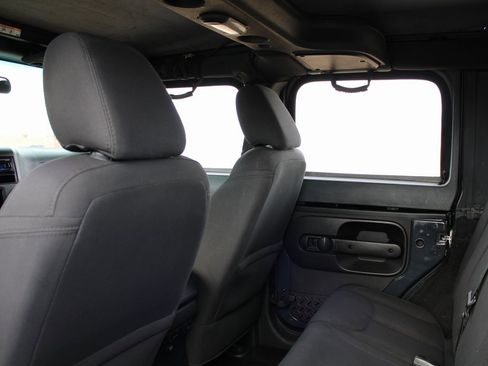 Used 2016 Jeep Wrangler Unlimited Sport image 16