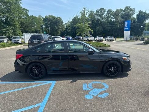 Used 2023 Honda Civic Sport image 9