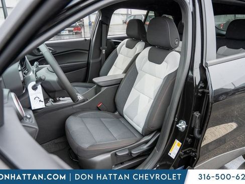 New 2026 Chevrolet Trax RS image 4