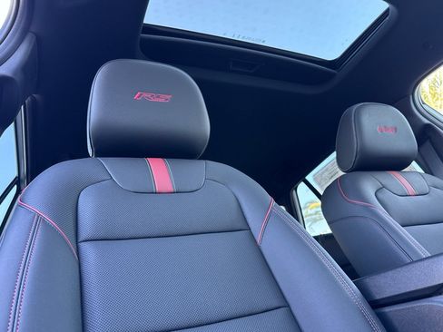 New 2026 Chevrolet Trax RS w/ Sunroof Package image 16