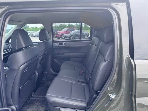 Used 2024 Hyundai Santa Fe SEL AWD/4WD image 9