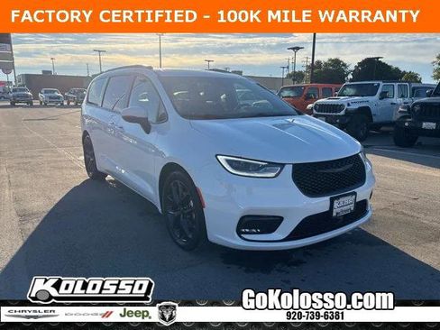 Certified 2023 Chrysler Pacifica Touring-L w/ Uconnect Theater Family Group image 1