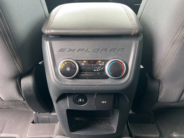 Used 2025 Ford Explorer Active AWD/4WD image 20